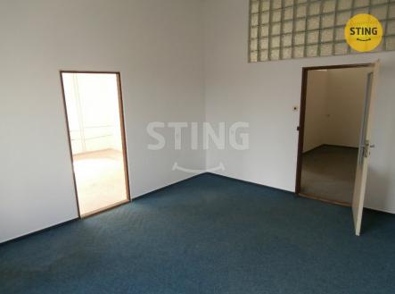 Pronájem kanceláře, 75 m²