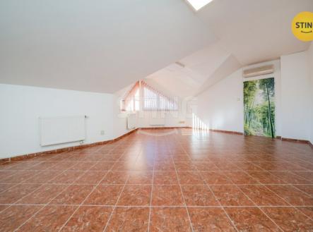 Pronájem - kanceláře, 97 m²