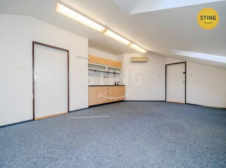 Pronájem - kanceláře, 102 m²