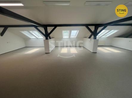 Pronájem kanceláře, 280 m²