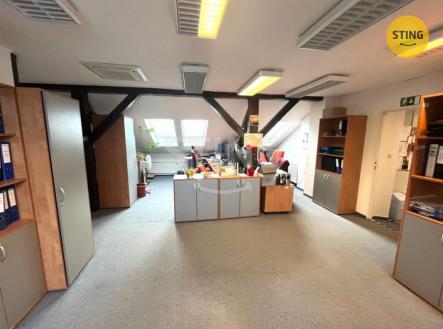 Pronájem kanceláře, 280 m²