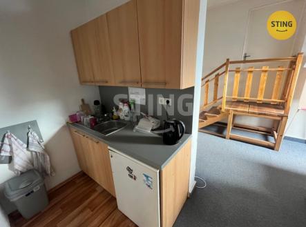 Pronájem kanceláře, 280 m²