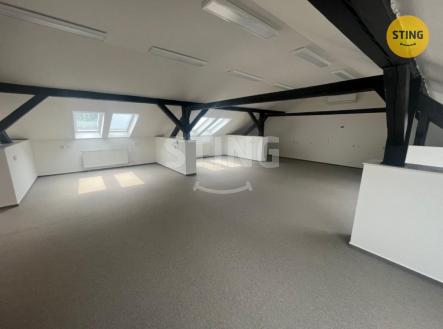 Pronájem kanceláře, 280 m²