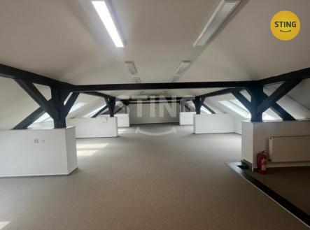 Pronájem kanceláře, 280 m²