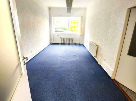 Pronájem - kanceláře, 73 m²