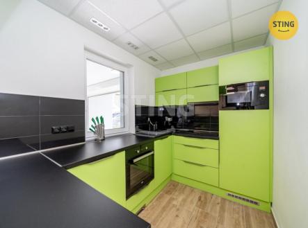 Pronájem - kanceláře, 209 m²