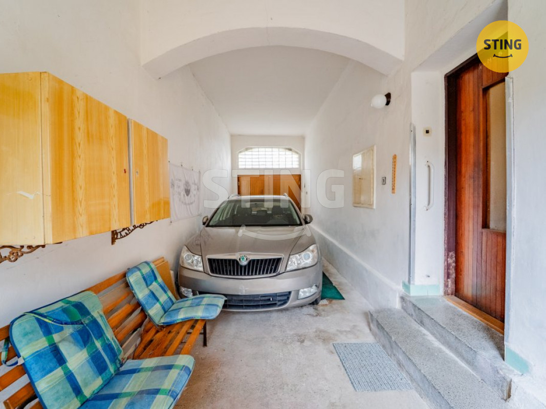 3 VSTUPNÍ CHODBA.jpg