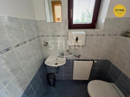 Pronájem kanceláře, 100 m²