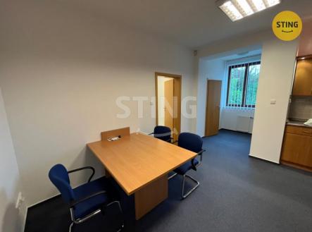 Pronájem kanceláře, 100 m²