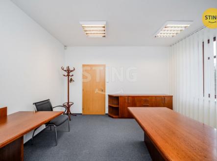 Pronájem kanceláře, 100 m²