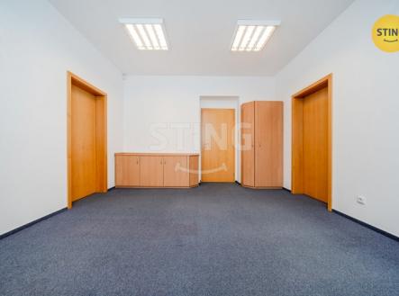 Pronájem kanceláře, 100 m²