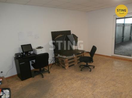 Pronájem skladovací prostor, 564 m²