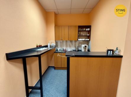 Pronájem kanceláře, 92 m²