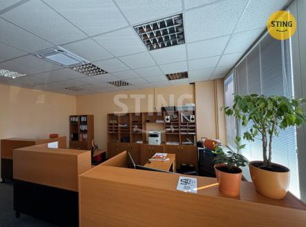 Pronájem kanceláře, 92 m²