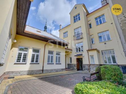 Prodej nájemního domu, 439 m²