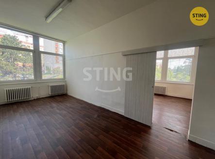 Pronájem kanceláře, 76 m²