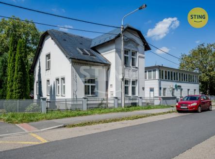Pronájem komerčního objektu, administrativní budova, 250 m²