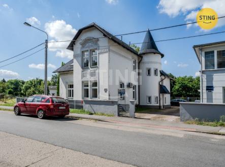 Pronájem komerčního objektu, administrativní budova, 250 m²