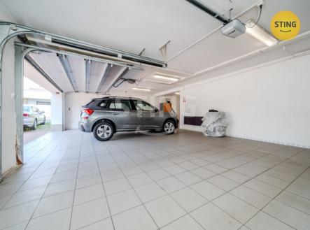 Pronájem komerčního objektu, administrativní budova, 250 m²