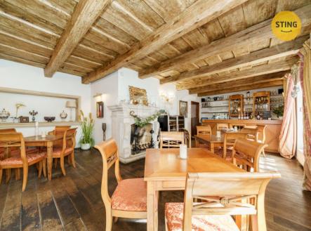 Prodej hotel, 2 230 m²