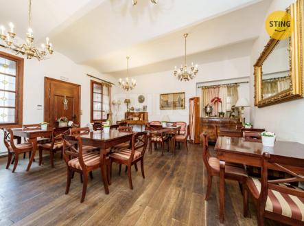 Prodej hotel, 2 230 m²