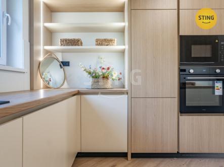 Pronájem domu/vily, 242 m²