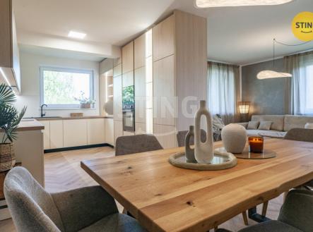 Pronájem domu/vily, 242 m²