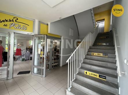 Pronájem kanceláře, 830 m²