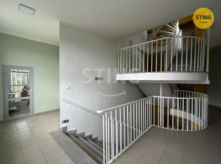 Pronájem kanceláře, 830 m²