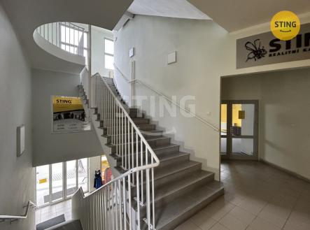 Pronájem kanceláře, 830 m²