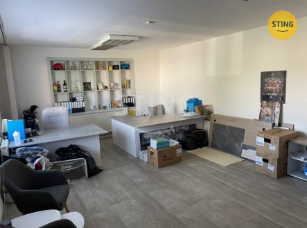 Pronájem komerčního objektu, administrativní budova, 34 m²