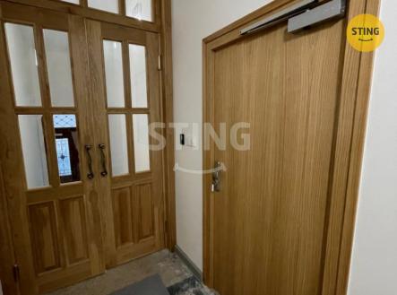 Pronájem kanceláře, 64 m²