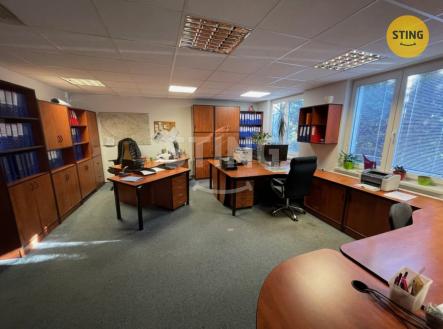 Pronájem komerčního objektu, administrativní budova, 100 m²