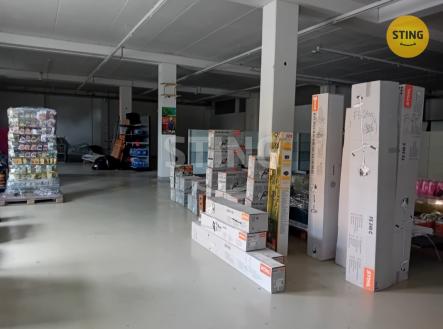 Pronájem obchodní prostor, 649 m²