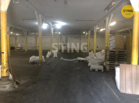 Pronájem komerčního objektu, sklad, 781 m²