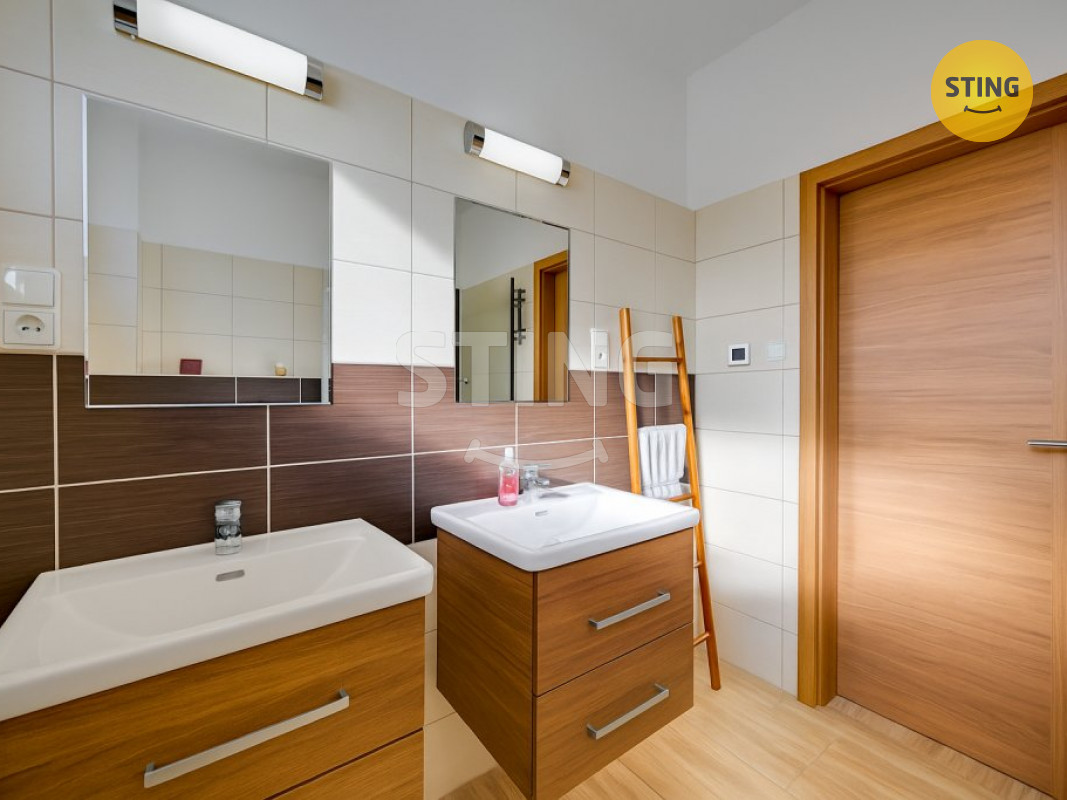 hdr koupelna 2 c skż°Śky.jpg