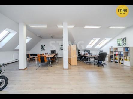 Pronájem skladovací prostor, 500 m²