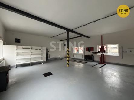 Pronájem komerčního objektu, průmyslový areál, 155 m²