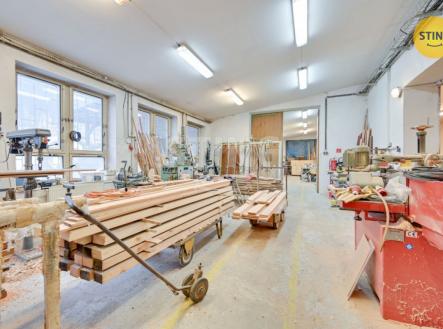 Prodej komerčního objektu, průmyslový areál, 1 916 m²