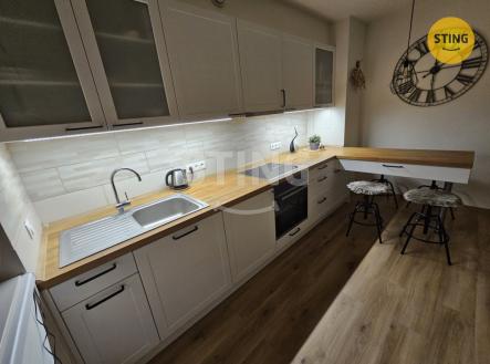 Pronájem bytu, 1+kk, 32 m²