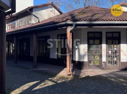 Pronájem obchodní prostor, 110 m²