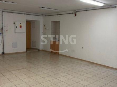 Pronájem skladovací prostor, 230 m²