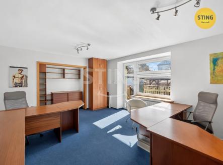 Prodej komerčního objektu, administrativní budova, 292 m²