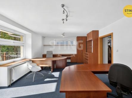 Prodej komerčního objektu, administrativní budova, 292 m²