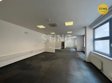 Pronájem kanceláře, 244 m²