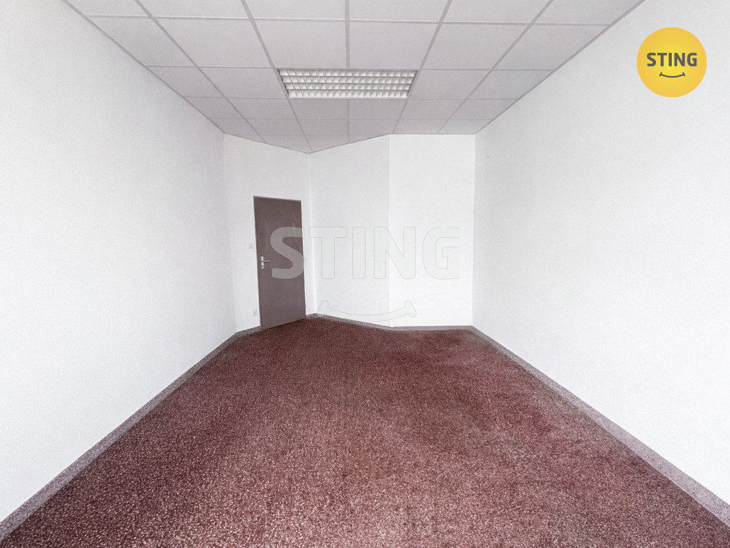 kancelář 1 b.JPG