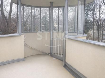 Pronájem kanceláře, 830 m²