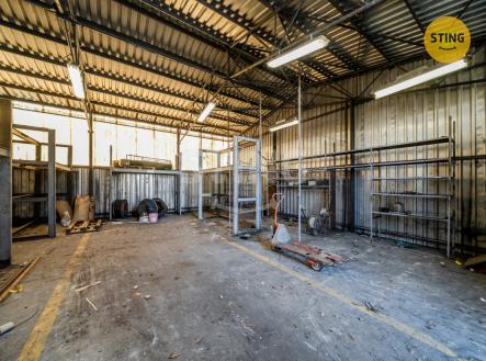 Pronájem skladovací prostor, 200 m²