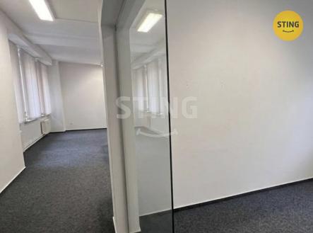Pronájem kanceláře, 180 m²