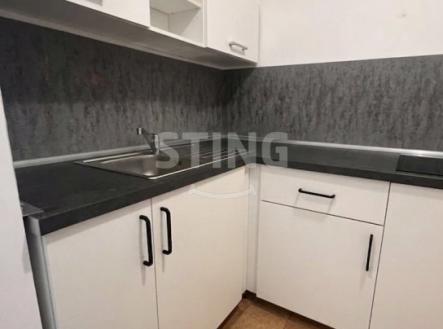 Pronájem kanceláře, 180 m²